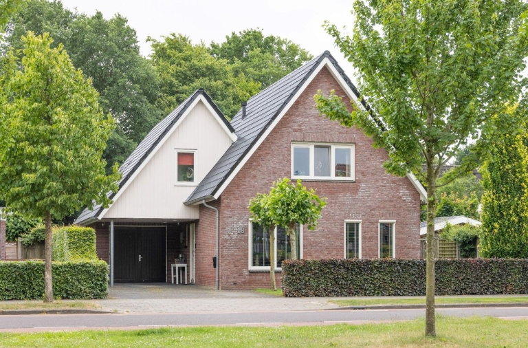 Hoekweg 18